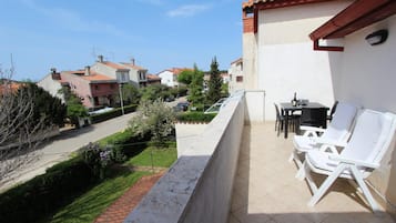 Huoneisto, 2 makuuhuonetta, parveke | Parveke