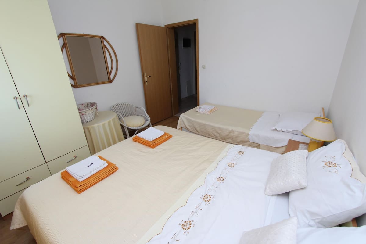 1 bedroom, iron/ironing board, free WiFi, bed sheets