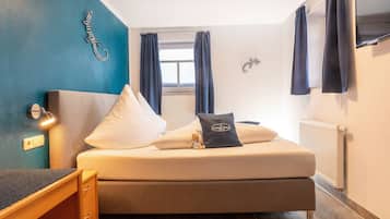 Comfort Apartment, 2 Bedrooms, Non Smoking | Blackout drapes, soundproofing, free WiFi, bed sheets