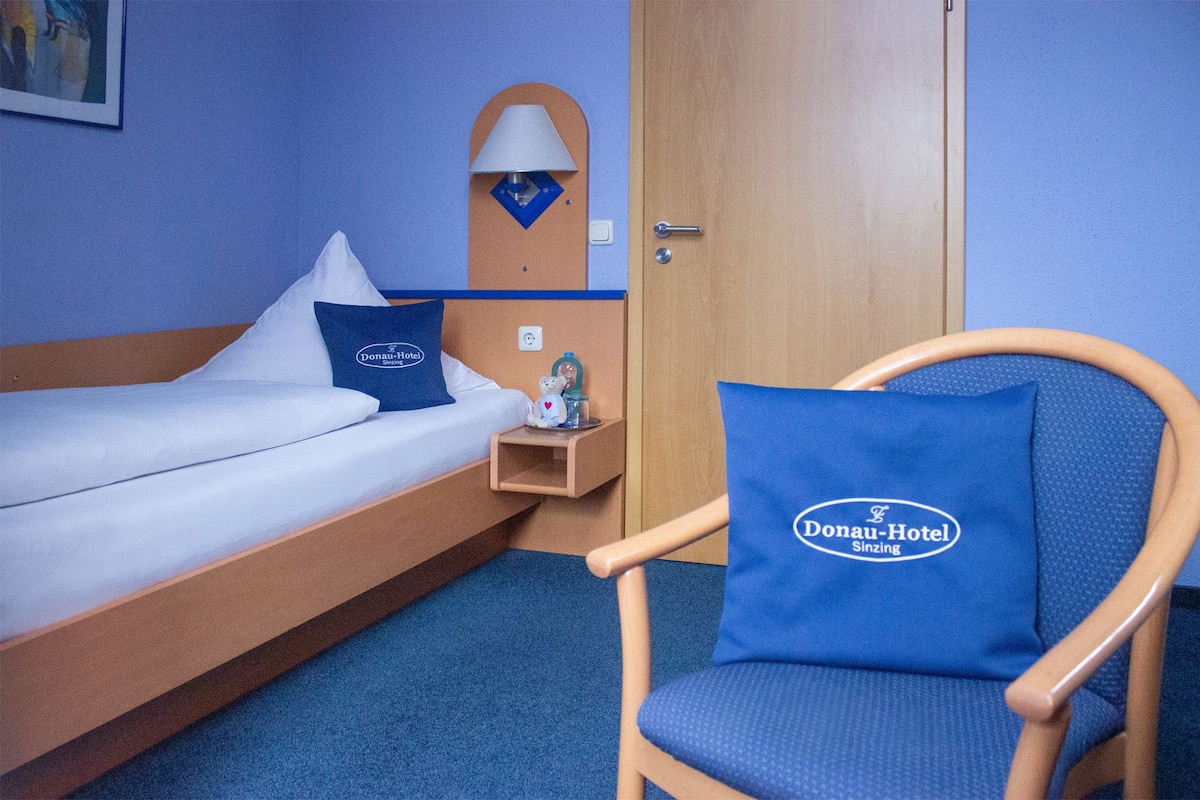 Standard Single Room | Blackout drapes, soundproofing, WiFi (free), bed sheets