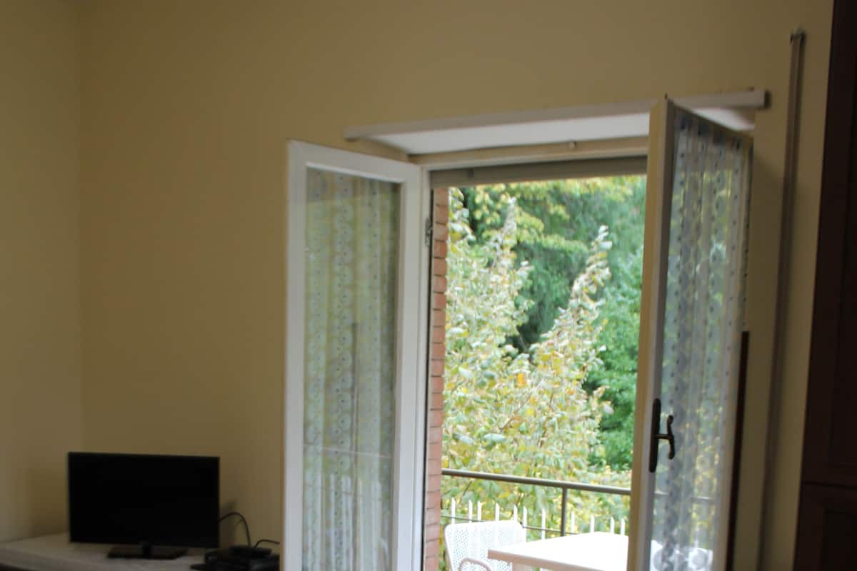 Quarto duplo | Roupas de cama premium, escrivaninha, camas extras/dobráveis (sobretaxa)
