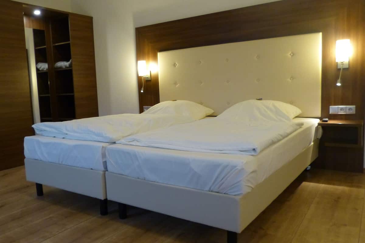 Habitación doble superior | Escritorio, cortinas blackout y wifi gratis