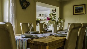 Dining - Hillside Holiday Home (Newry)