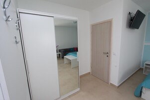 Studio, Balcony (3) | Living area | 40-inch flat-screen TV with satellite channels, TV