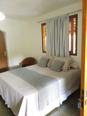 3 bedrooms, iron/ironing board, free WiFi