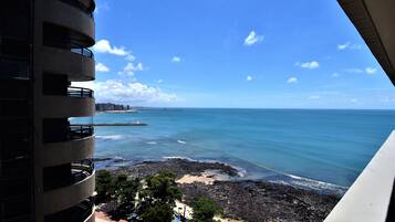 Comfort Studio, 1 Queen Bed, Non Smoking, Beach View | Beach/ocean view