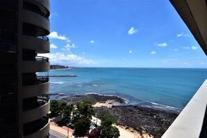 Estúdio conforto, 1 cama Queen, para não fumantes, vista para a praia | Vista para praia/oceano