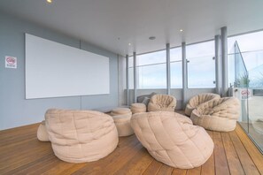 Deluxe Apartment, 1 Bedroom | Living room | LED TV - Panoramic View From South Melbourne Executive Pad (South Melbourne)