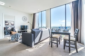 Deluxe Apartment, 2 Bedrooms | In-room dining