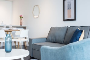 Deluxe Apartment, 2 Bedrooms | Living area