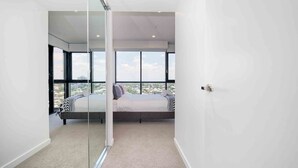 Deluxe House, 1 Double Bed with Sofa bed - Deluxe, Designer Home - CBD, Train Station, Views (South Brisbane)
