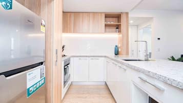 Deluxe House, 1 Double Bed with Sofa bed | Private kitchen | Fridge, microwave, oven, stovetop