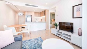 Deluxe House, 1 Double Bed with Sofa bed | Living room - Deluxe, Designer Home - CBD, Train Station, Views (South Brisbane)