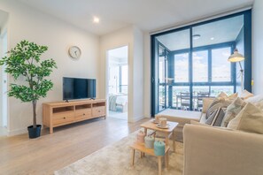 Living room - Immaculate Apartment w Balcony & Pool (South Brisbane)