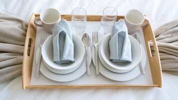 Deluxe Apartment, 1 Bedroom | 1 bedroom, in-room safe, iron/ironing board, free WiFi