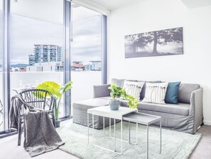 Deluxe Apartment, 1 Bedroom | Living room