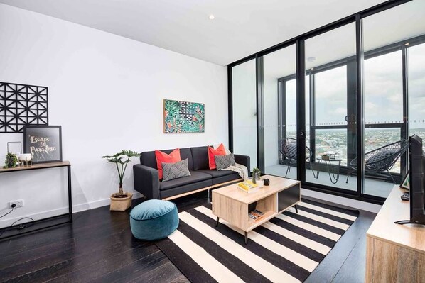 Deluxe Apartment, 2 Bedrooms | Living room