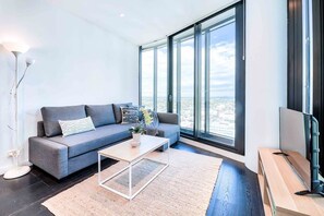 Deluxe Apartment, 2 Bedrooms | Living room
