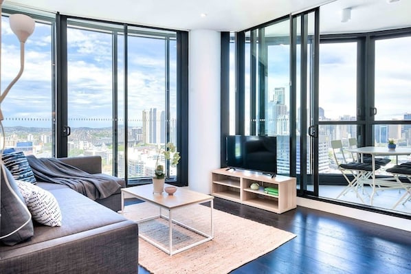 Deluxe Apartment, 2 Bedrooms | Living room