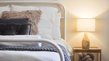 Deluxe House, 4 Bedrooms | 4 bedrooms, in-room safe, iron/ironing board, free WiFi