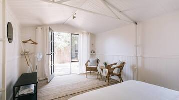 Deluxe House, 3 Bedrooms | 3 bedrooms, in-room safe, iron/ironing board, free WiFi