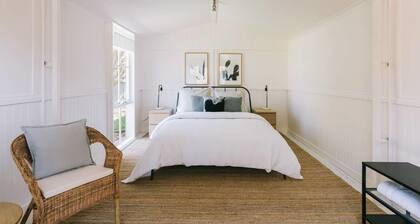 Homely 3 Bedroom Place in Victorian Seaside Town