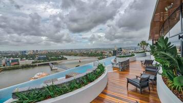Sun deck