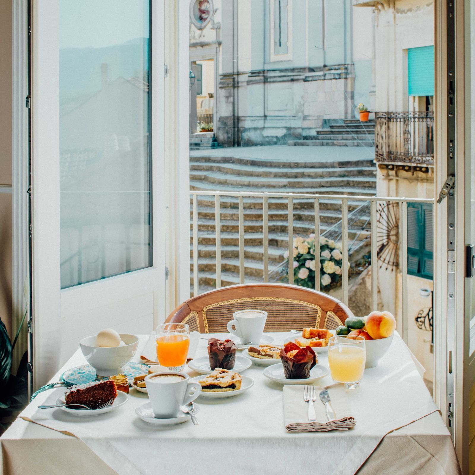 Desayuno con opciones de la cocina local incluido todos los días 