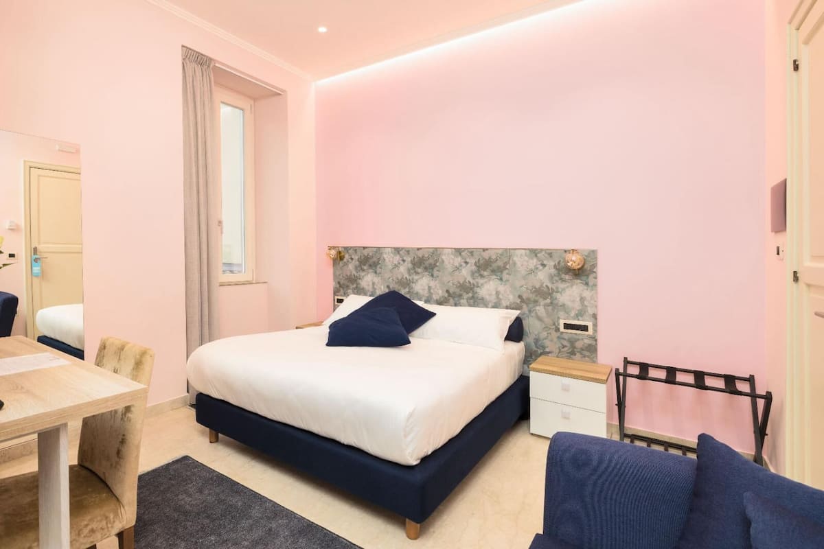 Deluxe Room, 1 Queen Bed with Sofa bed