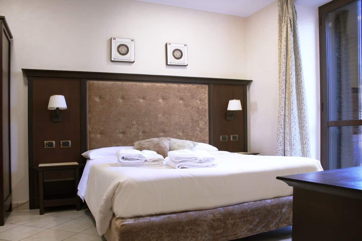 Superior Room (102)