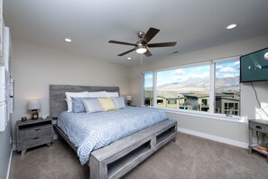 4 slaapkamers, een strijkplank/strijkijzer, gratis wifi, beddengoed