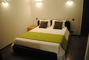 5 Schlafzimmer, Bügeleisen/Bügelbrett, WLAN, Bettwäsche