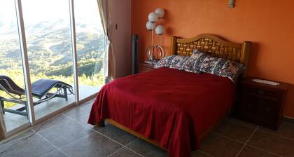 House with beautiful place to rest and see de montains
