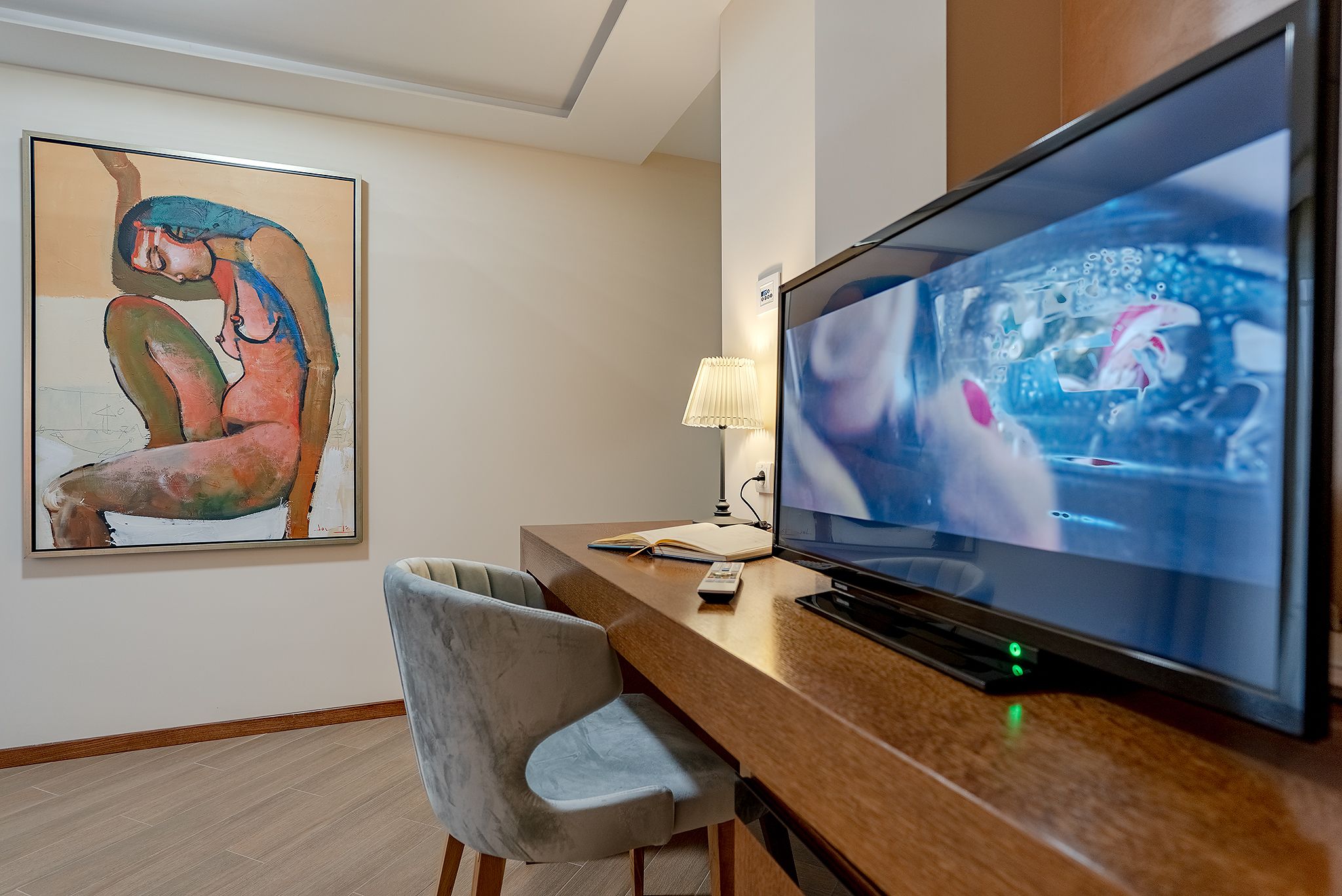 standard single room | memory-foam beds, minibar, in-room safe, individually decorated