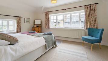 2 Schlafzimmer, Bügeleisen/Bügelbrett, Reisekinderbett, kostenloses WLAN