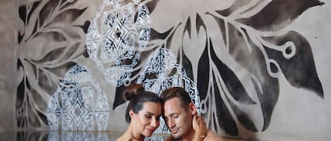 Sauna, bain à remous, hammam, massages aux pierres chaudes