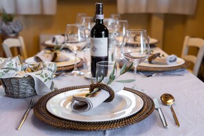 Dining - Villa in Chianti with private pool, walking to a restaurant Electric car charger (Ortimino)