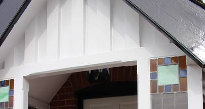 Delightful Detached Cottage close to Exeter, Dartmoor and the coast.