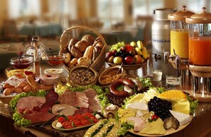 Tägliches inbegriffenes Frühstücksbuffet