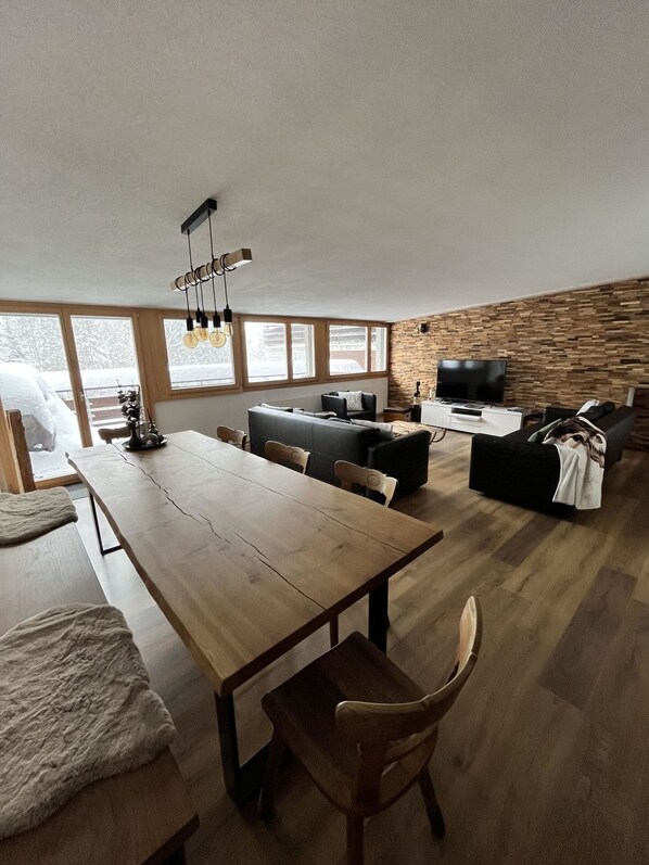 DVD player - Cosy apartment for 6 people with WIFI and balcony (Lenk)