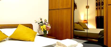 Familienapartment, 4 Schlafzimmer, Küche, Stadtblick | 3 Schlafzimmer, hochwertige Bettwaren, Betten mit Memory-Foam-Matratzen