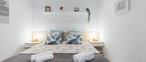 2 quartos, ferros/tábuas de passar roupa, Wi-Fi, roupa de cama