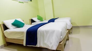 Minibar, iron/ironing board, free WiFi, bed sheets