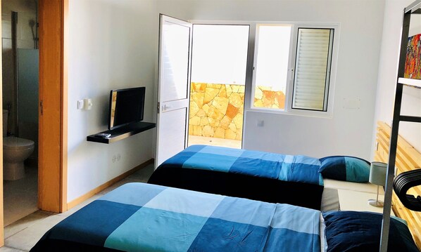 1 chambre, fer et planche à repasser, Wi-Fi, draps fournis