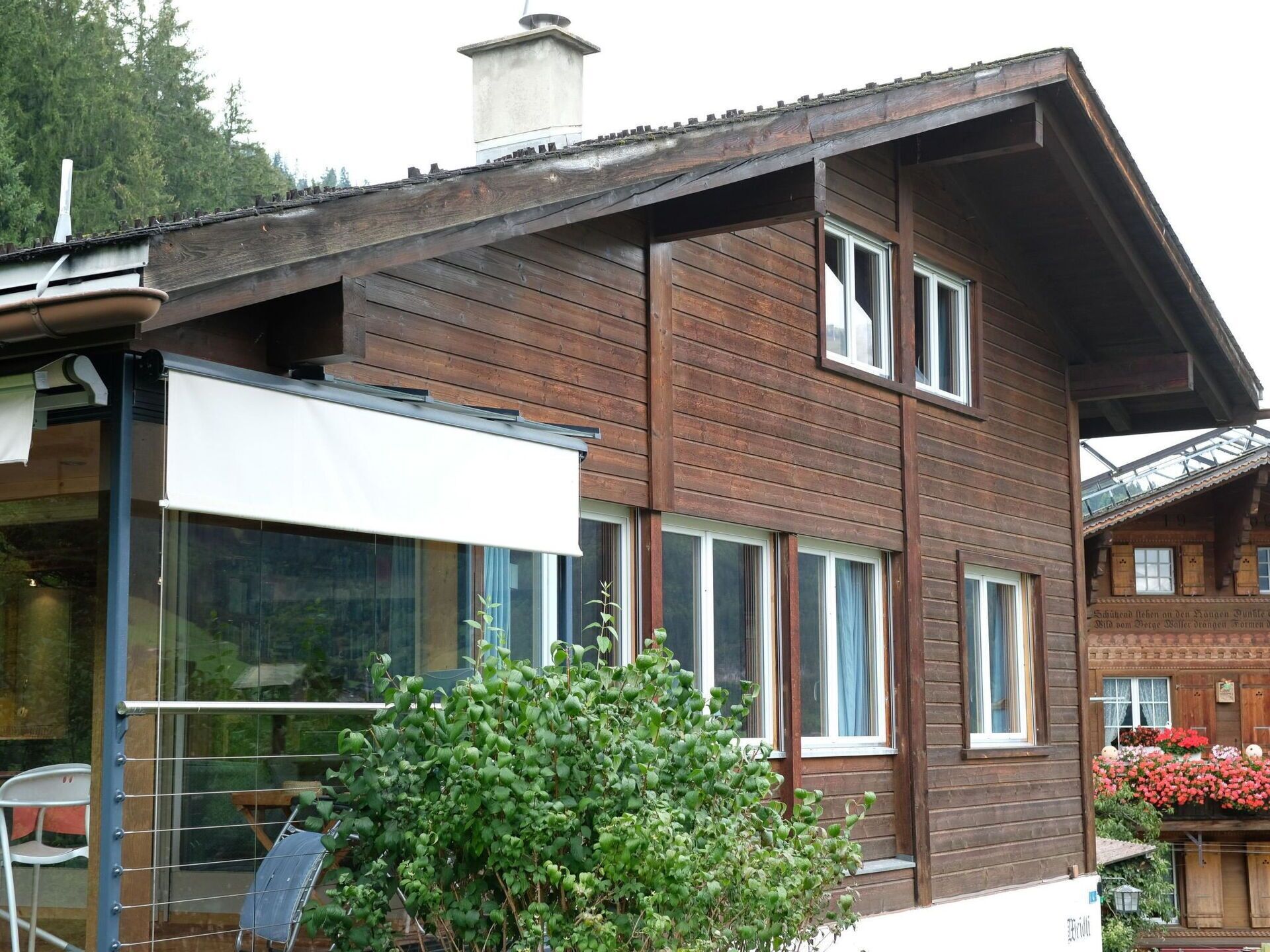 Pflanze, Eigentum, Fenster, Gebäude, Himmel, Holz, Haus, Hütte, Fassade, Ländliches Gebiet