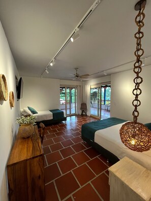 Deluxe Triple Room | Free WiFi, bed sheets - Hacienda Hotel El Percal (Montenegro)
