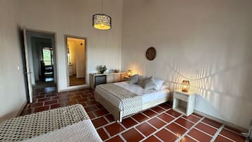 Quarto triplo luxo | Wi-Fi de cortesia, roupa de cama