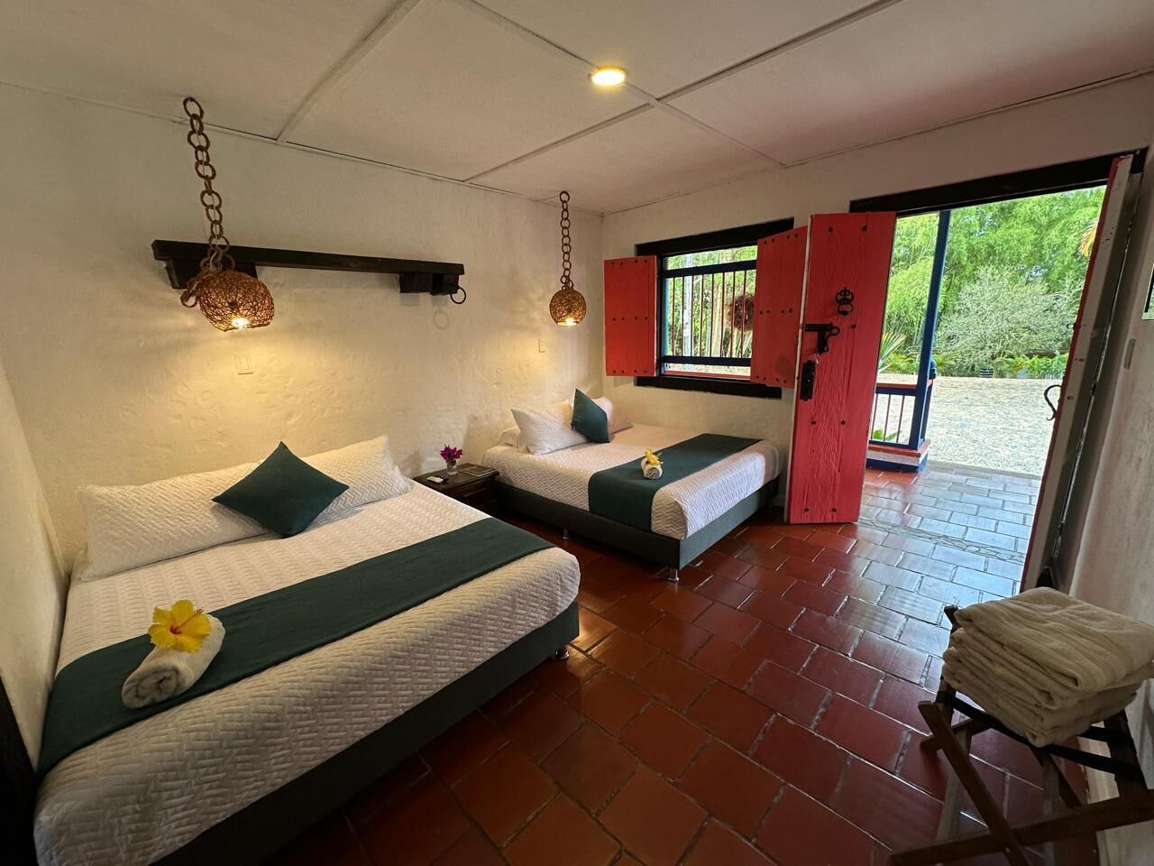 traditional quadruple room | free wifi, bed sheets