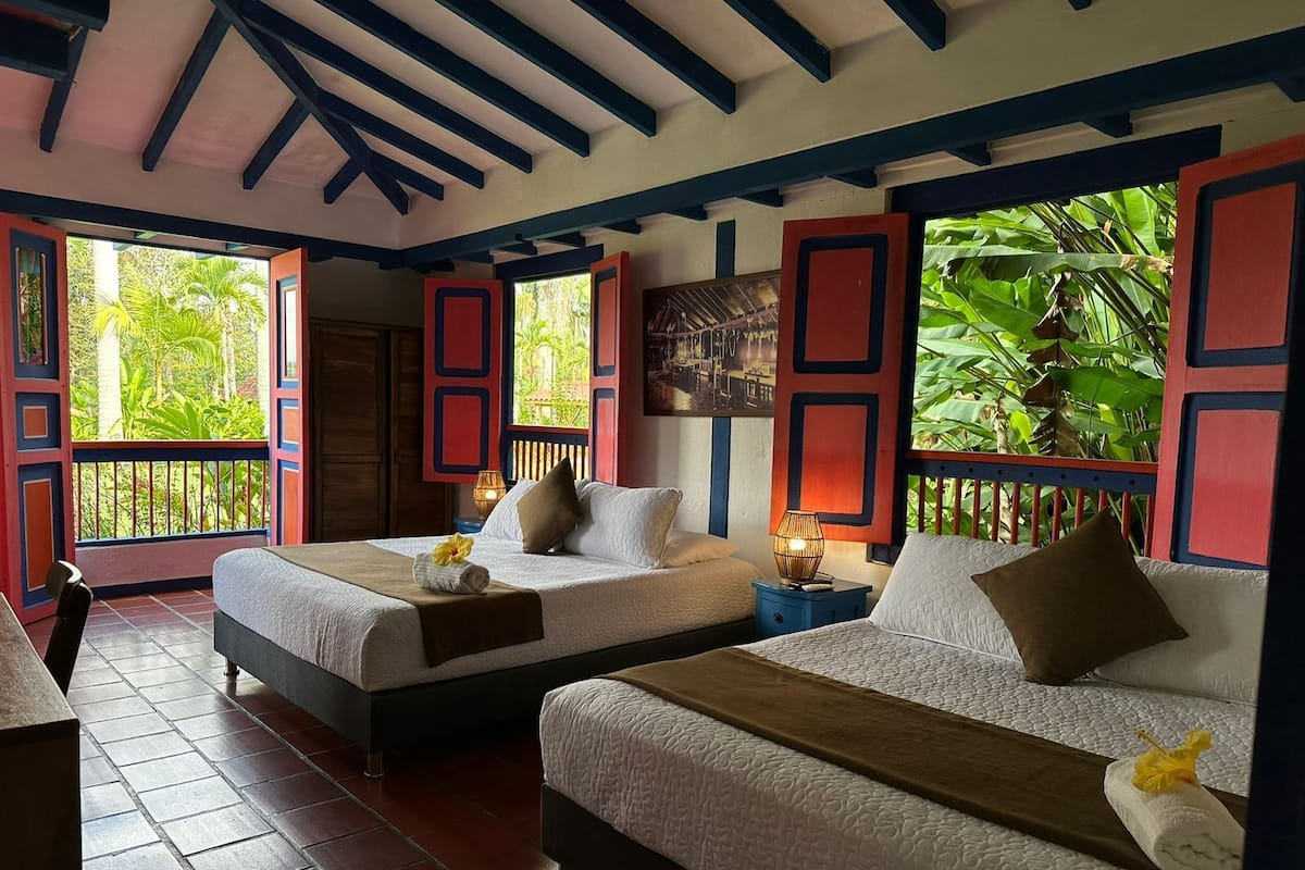 Traditional Quadruple Room | Free WiFi, bed sheets