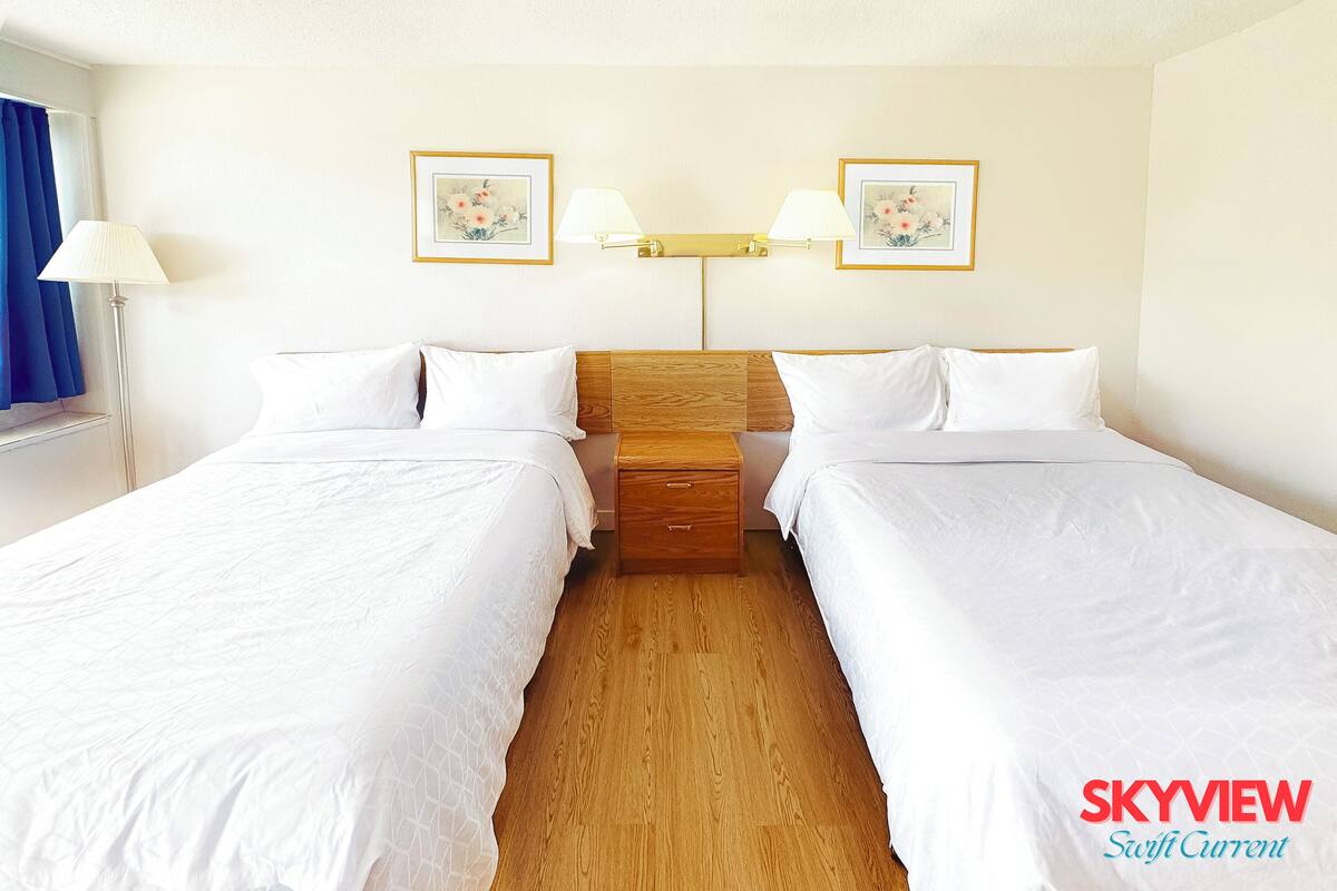 1 Schlafzimmer, individuell eingerichtet, Schreibtisch